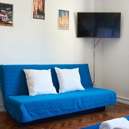 Cool Suites & Pool Хостел *