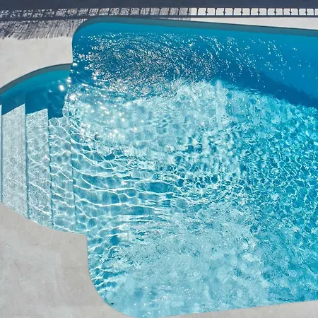 Cool Suites & Pool