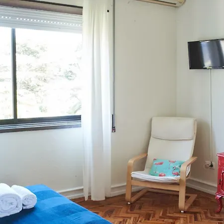 Cool Suites & Pool Hostel