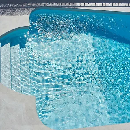 Cool Suites & Pool