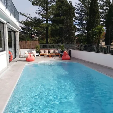 Cool Suites & Pool Vandrerhjem